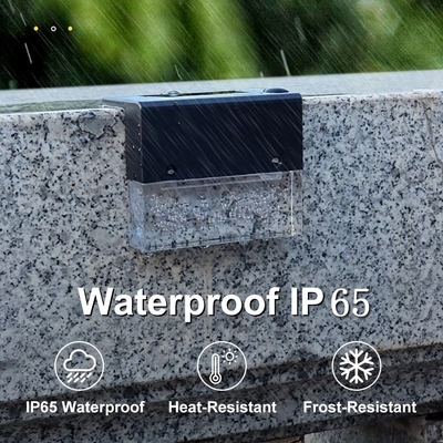 IP65暖かく白い太陽デッキ ライト屋外階段は2700K太陽動力を与えられた導かれたデッキ ライトを囲う
